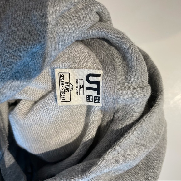 KAWS x UNIQLO COTTON KNIT WEAR - Picture 2 of 3